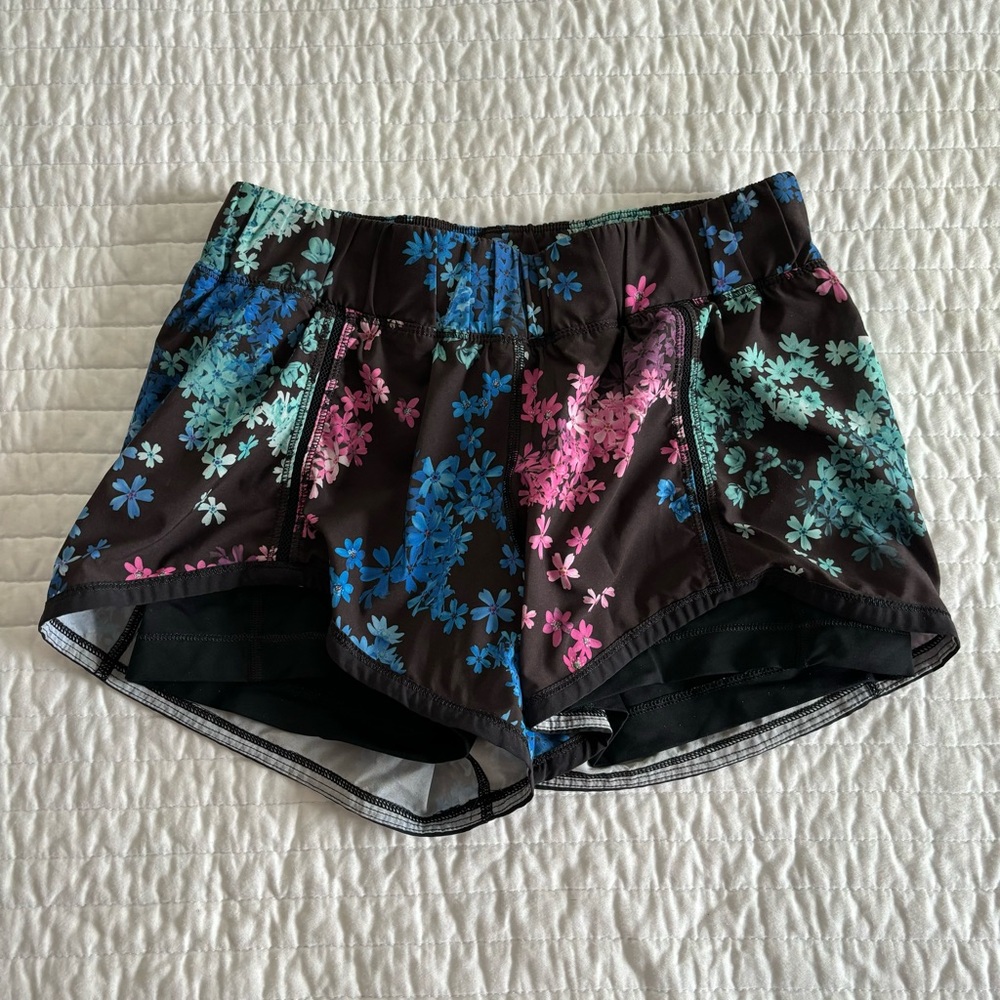 🌺LULU Floral Shorts 🌺